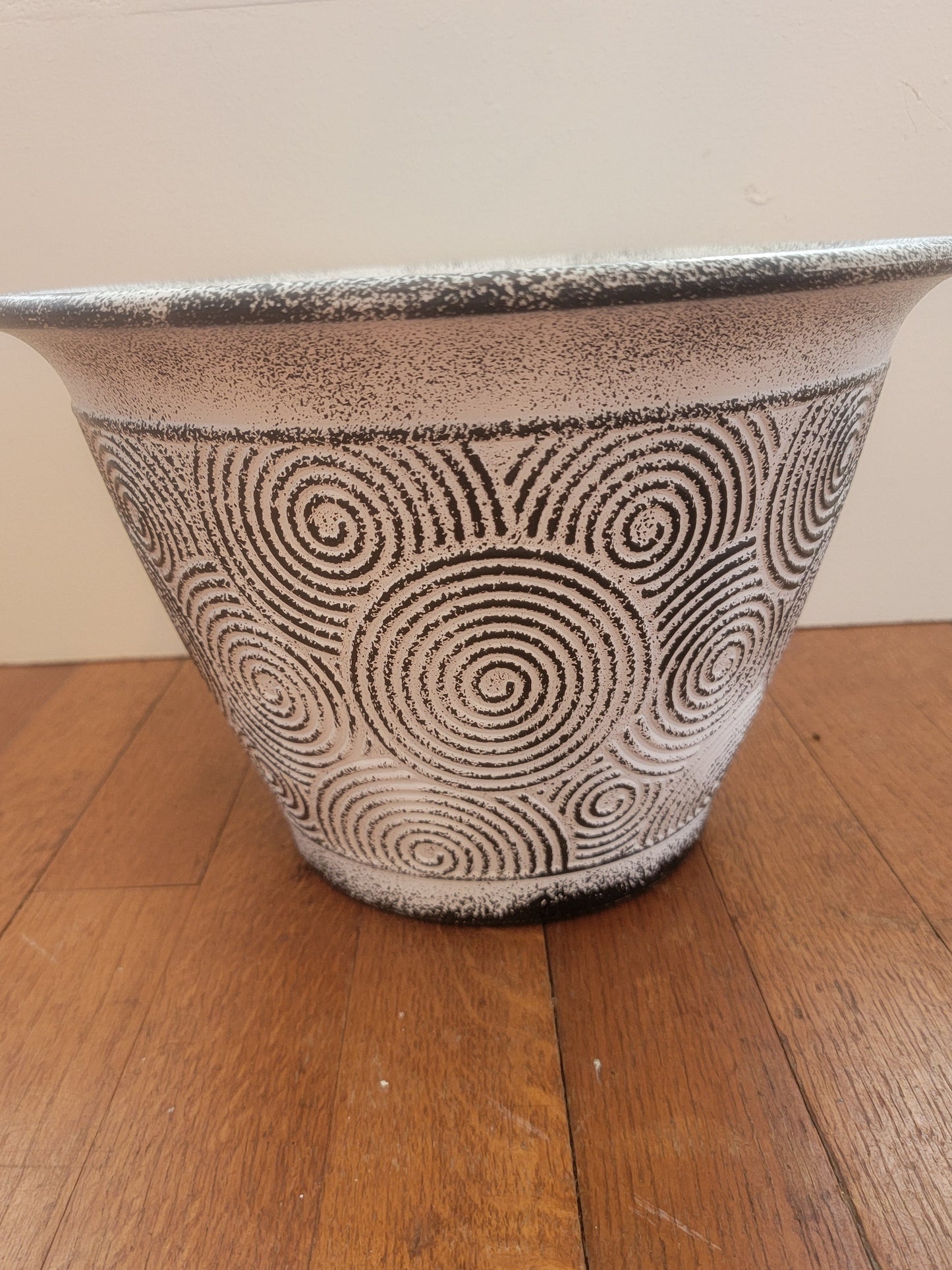 Black and White Swirl Pot Planter